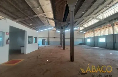 Galpão / depósito / armazém para alugar em centro de 680.00m² com 1 quarto, 1 suite e 2 garagens