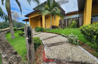 Casa de condomínio para venda em centro de 752.00m² com 4 quartos, 2 suites e 3 garagens