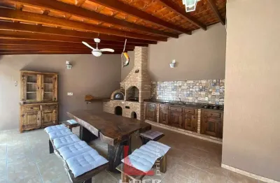 Casa para venda em residencial das ilhas de 274.00m² com 3 quartos, 1 suite e 2 garagens