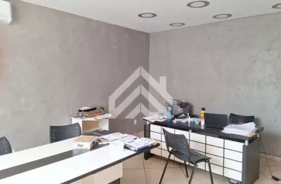 Sobrado para venda em centro de 319.00m² com 3 quartos, 1 suite e 4 garagens