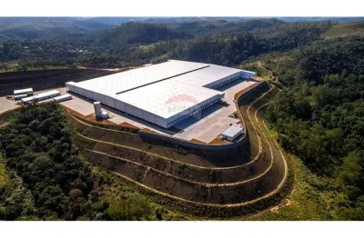 Galpão / depósito / armazém para alugar em araçariguama de 3788.07m² com 12 garagens