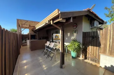 Casa para venda em giardino de 94.00m² com 3 quartos, 1 suite e 2 garagens