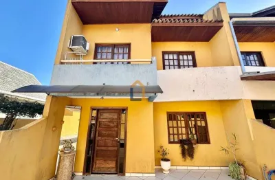 Sobrado para venda em xaxim de 150.00m² com 2 quartos, 1 suite e 2 garagens