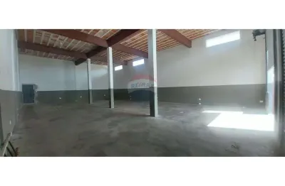 Galpão / depósito / armazém para alugar em adeodato de 210.00m²
