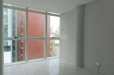 Sala comercial para alugar na Rua Marechal Deodoro, 220, Centro, Curitiba