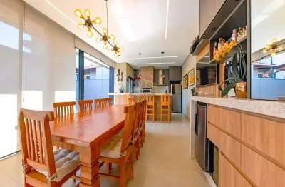 Casa para venda em centro de 180.00m² com 2 quartos, 2 suites e 2 garagens