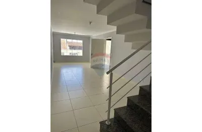 Sobrado para venda em arujamérica de 139.94m² com 3 quartos e 1 suite