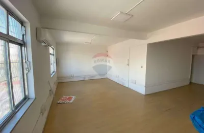 Prédio comercial para alugar em bonsucesso de 440.00m² com 3 garagens