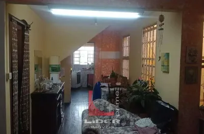 Casa para venda em centro de 212.00m² com 3 quartos, 1 suite e 1 garagem