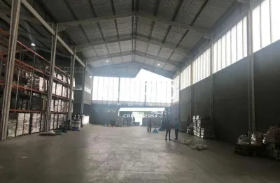 Galpão / depósito / armazém para alugar em ayrosa de 2000.00m²