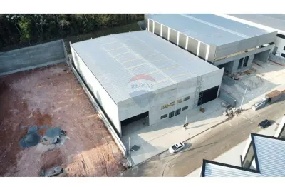 Galpão / depósito / armazém para alugar em portão de 2000.00m²