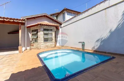 Casa para venda em residencial e comercial palmares de 176.00m² com 3 quartos, 1 suite e 4 garagens