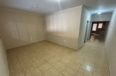 Casa para alugar em jardim mirassol de 110.00m² com 3 quartos, 1 suite e 2 garagens