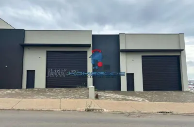 Galpão / depósito / armazém para alugar em parque terras de santa maria de 400.00m²