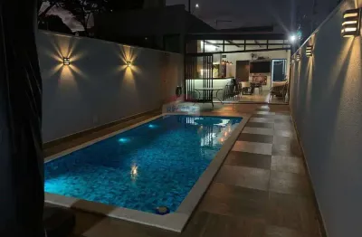 Casa para venda em centro de 150.00m² com 1 quarto, 1 suite e 2 garagens