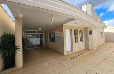 Casa para venda em jardim helena de 204.64m² com 3 quartos, 3 suites e 4 garagens