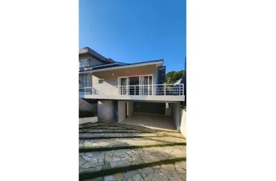 Casa para alugar em parque residencial itapeti de 270.00m² com 3 quartos, 3 suites e 6 garagens