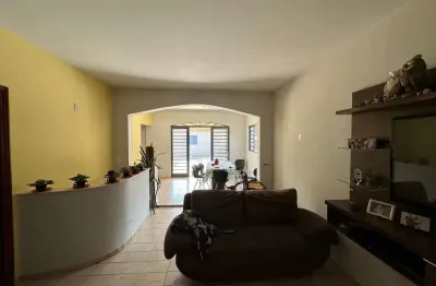 Casa para venda em vila bianchi de 201.00m² com 3 quartos, 1 suite e 2 garagens