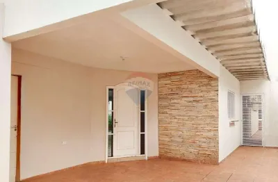Casa para venda em jardim acaray de 267.00m² com 3 quartos, 1 suite e 2 garagens