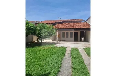 Casa para venda em centro de 120.00m² com 2 quartos e 2 garagens