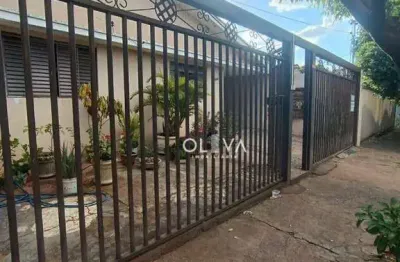 Casa para venda em ouro verde de 215.00m² com 5 quartos e 1 garagem