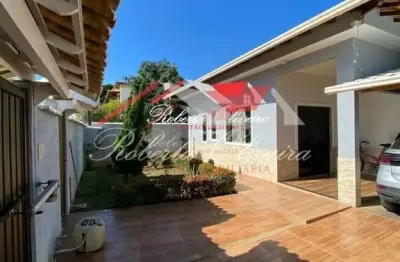 Casa para venda em cidade praiana de 100.00m² com 3 quartos, 1 suite e 3 garagens