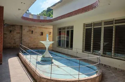 Casa para venda em freguesia (jacarepaguá) de 621.00m² com 4 quartos, 1 suite e 5 garagens