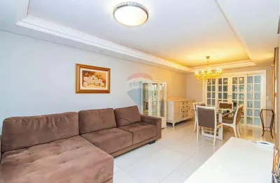 Casa com 3 quartos para alugar na Rua Doutor Danilo Gomes, 759, Boqueirão, Curitiba