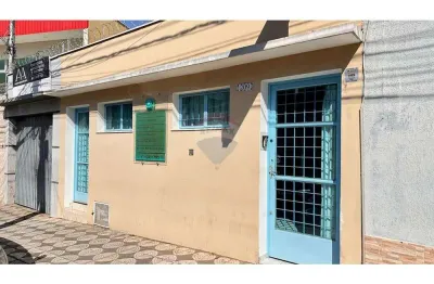 Sala comercial para alugar em centro de 12.00m² com 4 quartos