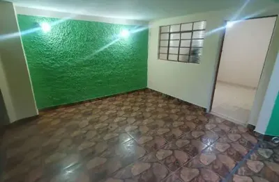 Casa para alugar em independência de 40.00m² com 1 quarto e 1 garagem