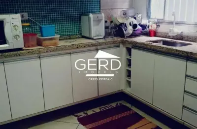 Sobrado para venda em centro de 392.00m² com 3 quartos, 3 suites e 2 garagens