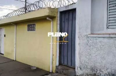 Casa para alugar em vila santos dumont de 35.00m² com 2 quartos