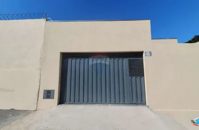 Casa para alugar em parque empresarial rolande alves pereira de 120.00m² com 2 quartos, 1 suite e 2 garagens