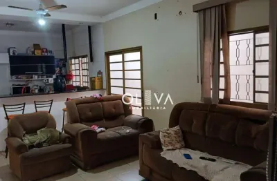 Casa para venda em parque residencial lauriano tebar ii de 130.00m² com 3 quartos, 1 suite e 3 garagens