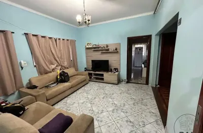Casa para venda em centro de 200.00m² com 3 quartos e 4 garagens