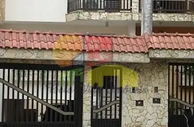 Sobrado para venda em centro de 364.00m² com 4 quartos, 2 suites e 6 garagens