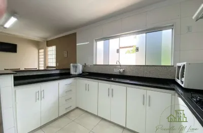 Casa para venda em centro de 150.00m² com 3 quartos, 1 suite e 2 garagens