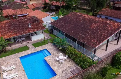 Casa para venda em praia da lagoinha - bairro de 262.00m² com 6 quartos, 3 suites e 3 garagens
