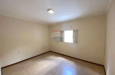 Casa com 2 quartos para alugar na Rua dos Tupis, 390, Vila Rodini, Araras