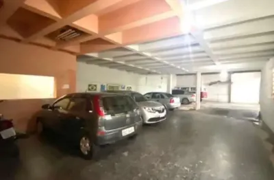 Sala comercial para venda em centro de 622.00m² com 7 garagens