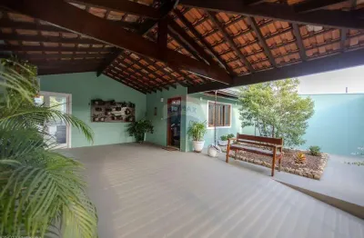 Casa para venda em residencial jardim perolla de 161.89m² com 3 quartos, 1 suite e 4 garagens