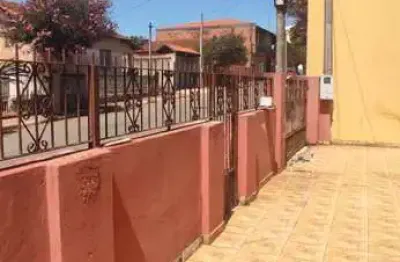 Casa para venda em centro de 113.00m² com 3 quartos, 1 suite e 4 garagens
