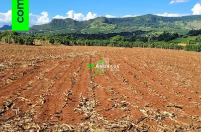 Terreno à venda no Centro, Claraval 