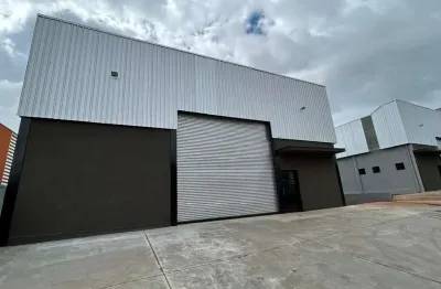 Galpão / depósito / armazém para alugar em distrito industrial doutor carlos arnaldo e silva de 600.00m²