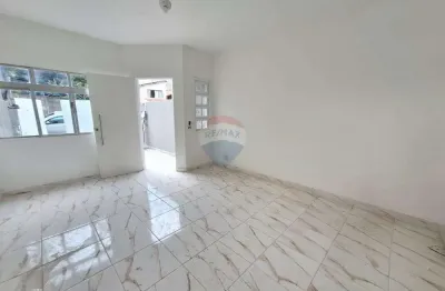 Casa para alugar em jardim alvinópolis de 70.00m² com 2 quartos e 1 garagem