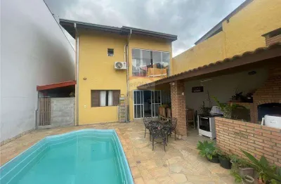 Sobrado para alugar em atibaia jardim de 200.00m² com 4 quartos, 2 suites e 3 garagens