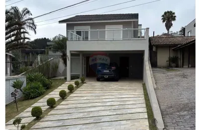 Sobrado para venda em cidade parquelandia de 200.00m² com 4 quartos, 1 suite e 2 garagens