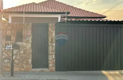 Casa para alugar em vila são lúcio de 200.00m² com 2 quartos, 2 suites e 1 garagem