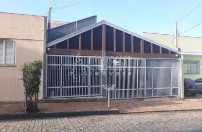 Casa para venda em centro de 151.00m² com 3 quartos, 1 suite e 2 garagens