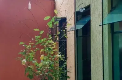 Sobrado para venda em centro de 216.00m² com 3 quartos, 1 suite e 4 garagens